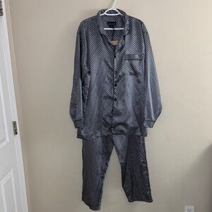 Robert Louis Women’s Silk Blend Geometric Pajama Set Black White Size L Sleep